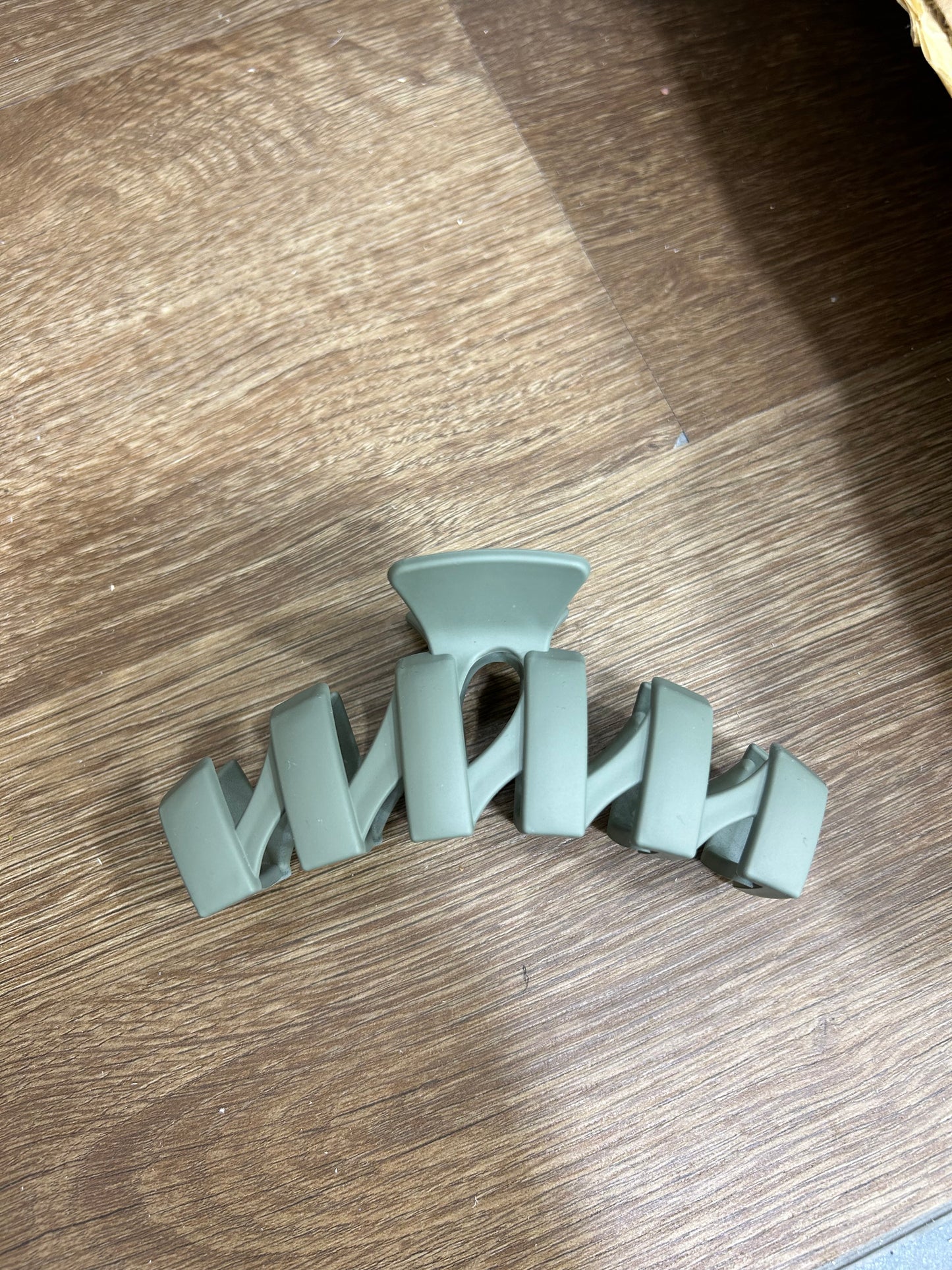 Clip de garra en zigzag