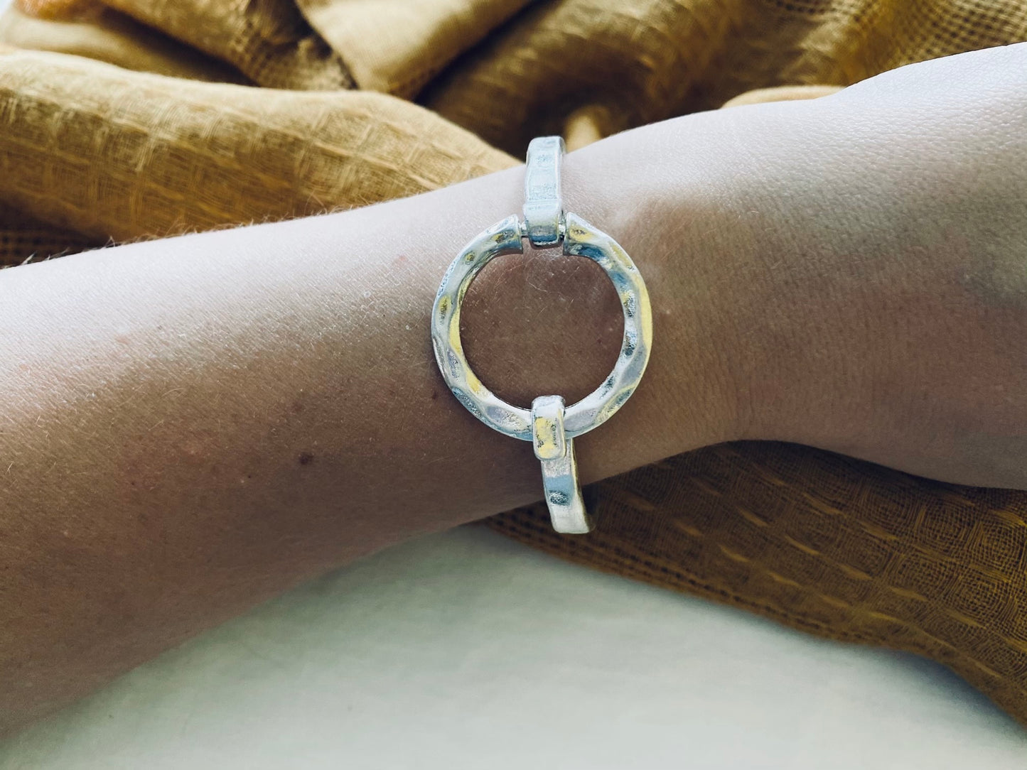 Metal Circle Bracelet