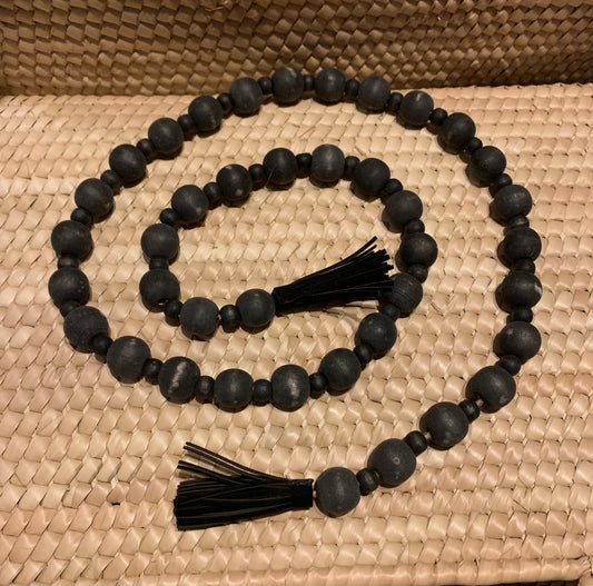 Short Black Wood Beads Garland