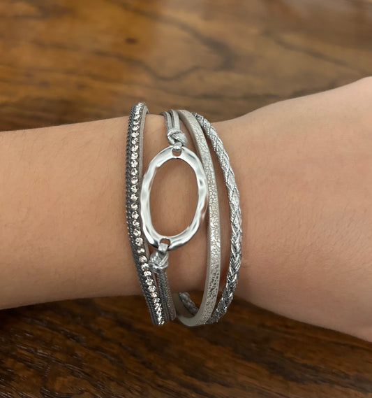 Layer Bracelet with Metal Circle Charm in Silver